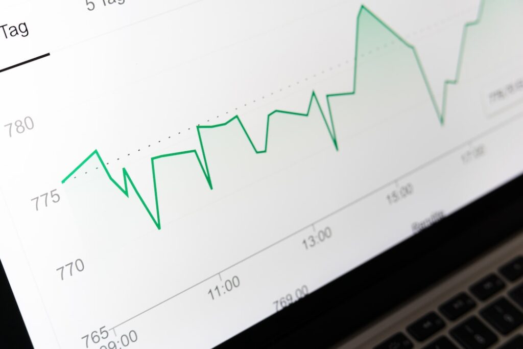 Ghidul complet pentru a investi banii cu înțelepciune