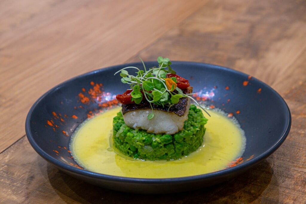 Ce avem noi aici: Invitație la O Explozie a Aromelor și Deliciilor în Festivalurile de Gastronomie și Vin