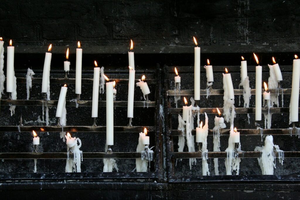 Ce avem noi aici: Explorând Frumusețea și Misterul Locurilor de Pelerinaj și Spiritualitate