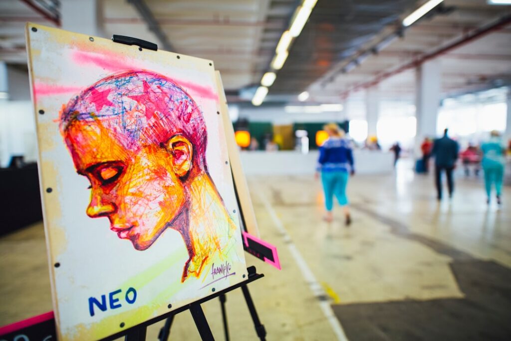 Ce avem noi aici: Admirând și Înțelegând Creația și Talentul Artistic Local în Expozițiile și Târgurile de Artă ale Orașului Nostru