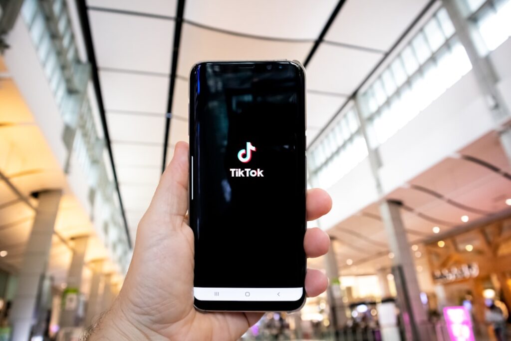 Cum să îți optimizezi prezența pe TikTok
