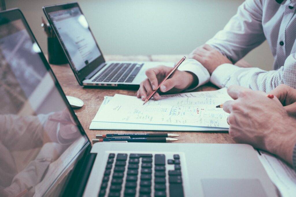 Cum să implementezi soluții de digitalizare pentru optimizarea costurilor