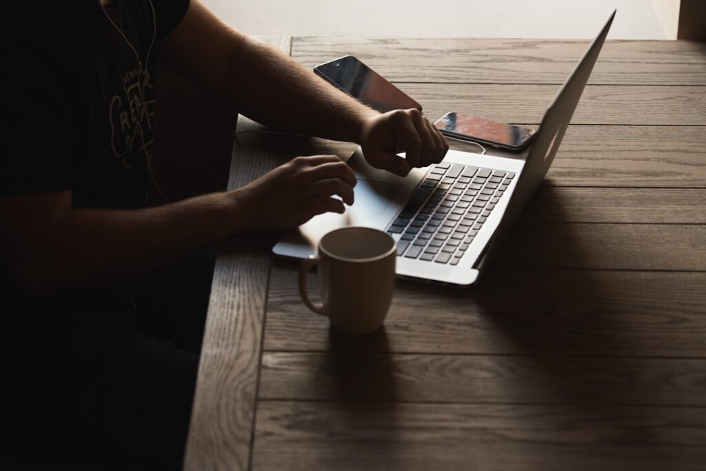 Cum să îți construiești o afacere online de succes de la zero